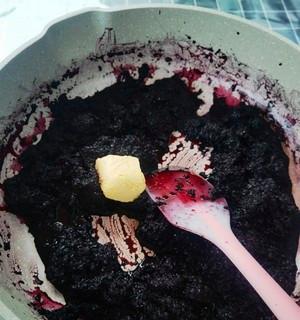 自制美味营养的桑葚果酱（如何制作健康美味的桑葚果酱）