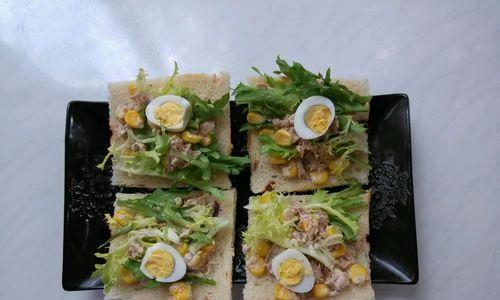 自制美味三明治（健康营养的家庭午餐）