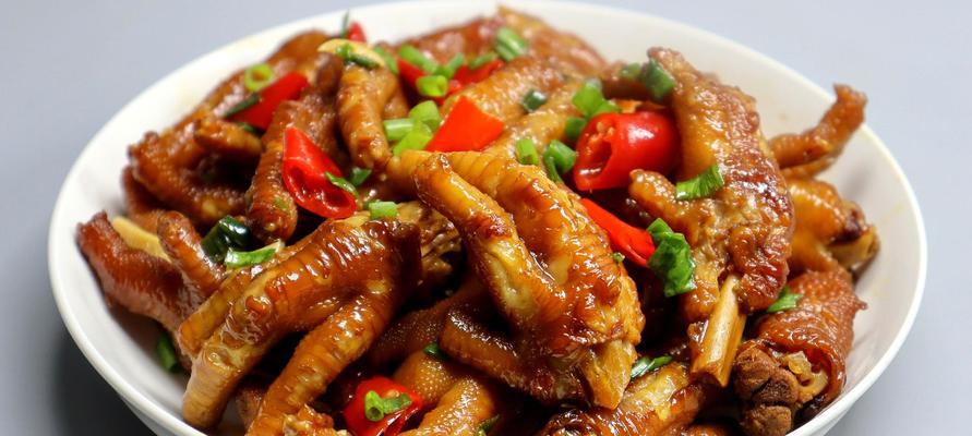 自制三道鸡品美味的做法（尝试做出口感嫩滑、香气四溢的美味佳肴！）