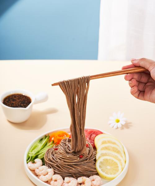 自制荞麦面条的制作方法（打造健康美味的面条，让生活更有品质）