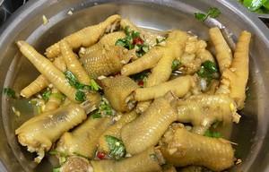 自制美味泡鸡脚（家庭厨房的简单做法，让你轻松享受美食）