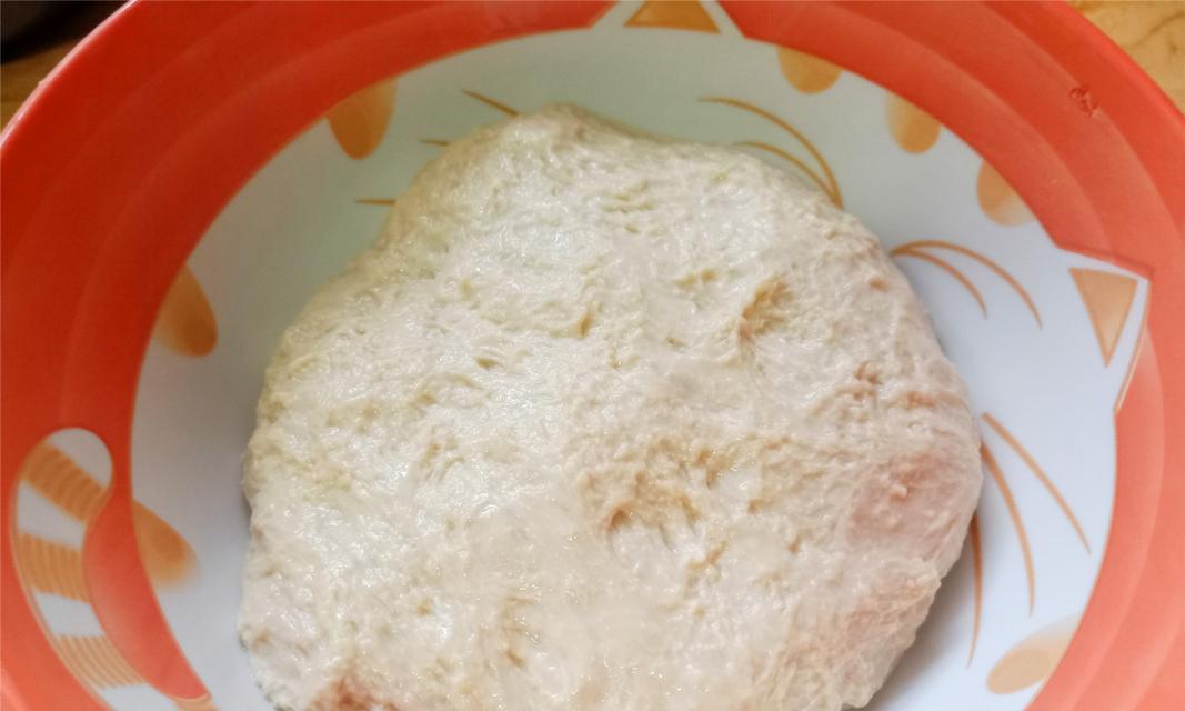 自制面筋，做出口感鲜美的美食（手工制作，不一样的美味体验）