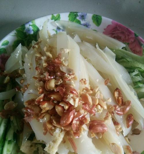如何自制免洗凉皮？（让你在家轻松制作美味凉皮的诀窍）