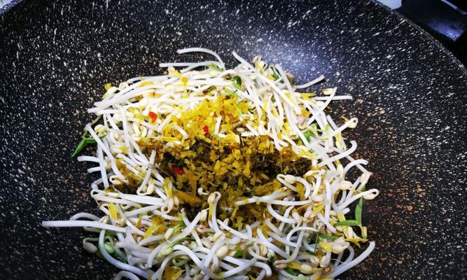 自制绿豆芽的全程指南（健康又美味，轻松DIY绿豆芽！）