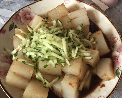 自制清凉绿豆凉粉的做法（清新夏日必备，教你做绿豆凉粉）