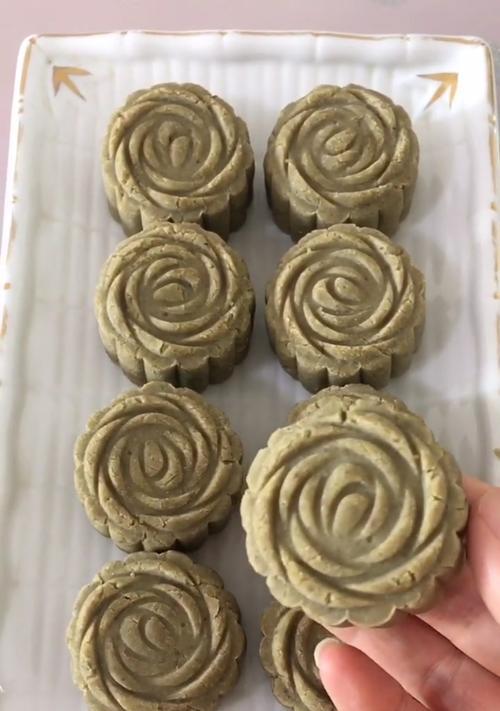 手工制作绿豆糕，健康又美味（教你手把手做绿豆糕，绿色食品让你健康无忧）