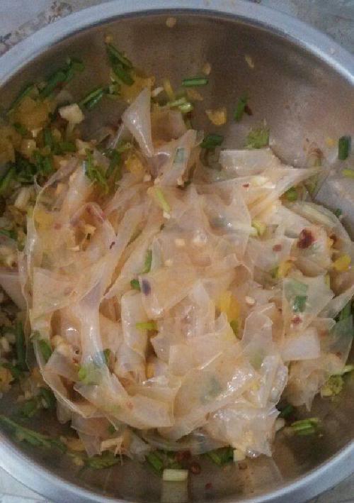 自制绿豆粉皮，让你爱上做甜点！（用绿豆粉制作的清爽甜品，美味又健康。）