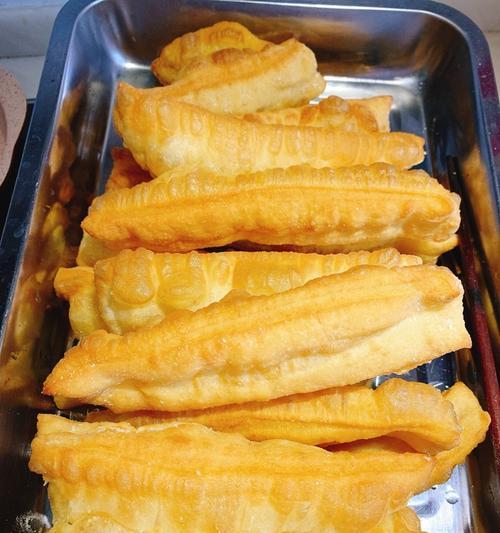 健康美味，自制零添加油条（以小麦粉为原料，做出香脆美味的健康油条）