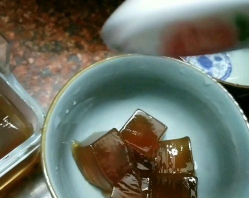 自制护肝汤，拯救你的肝脏健康！（教你如何制作营养丰富的凉血解毒护肝汤。）