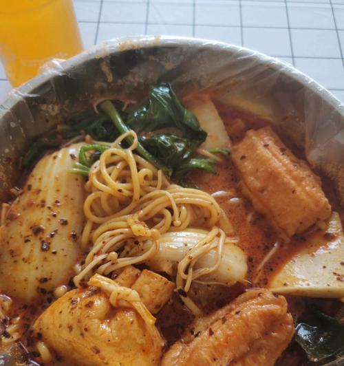 自制老式麻辣烫的做法（重温老味道，体验家乡味道）