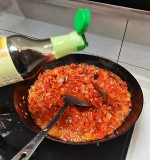 自制辣香酱，让你的味蕾狂欢（用家庭厨房打造美味口感）