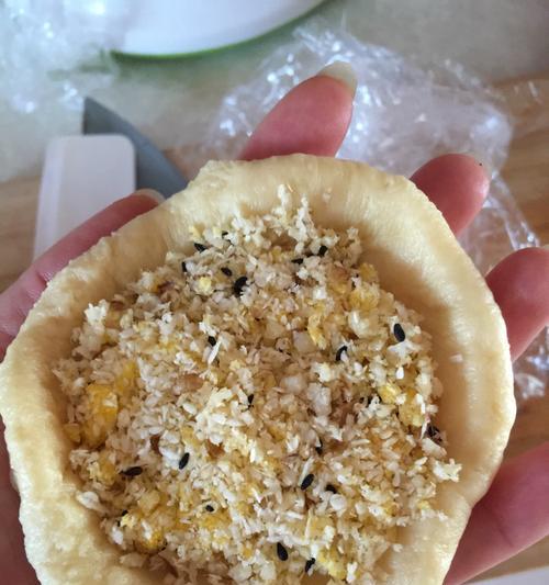 自制紫薯馅椰蓉酸奶小面包（用健康食材轻松烘焙，轻松享受美食时光）