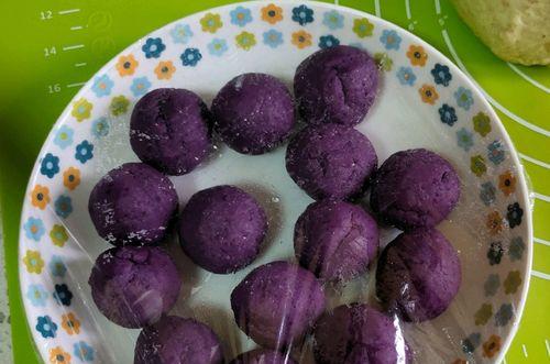 紫薯山药羹的制作方法（营养丰富、味道独特的健康美食）