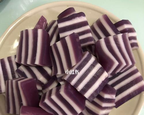 自制紫薯千层糕，轻松做出美味（简单操作，口感细腻）