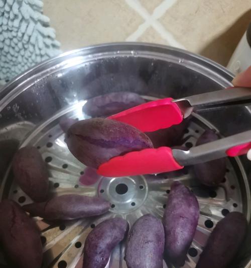 美味健康的紫薯浓汤（以紫薯为主角的营养美食，关注健康与口感）