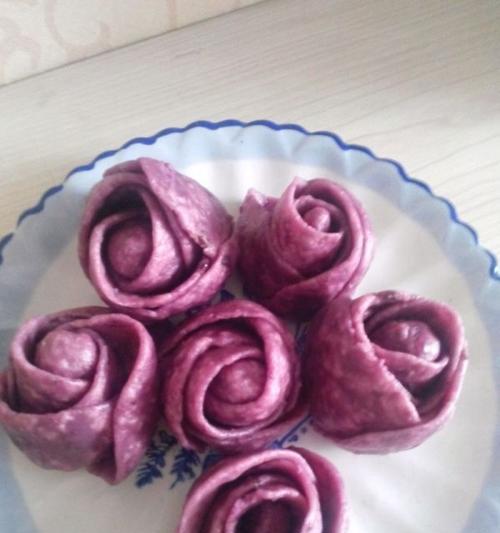 紫薯玫瑰花花卷的做法（以健康的紫薯为主材，制作精美的花卷）