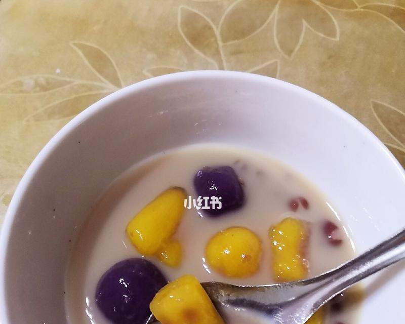 紫薯红豆糖水的做法与营养价值（探寻紫薯红豆糖水的秘密，让你健康又美味）
