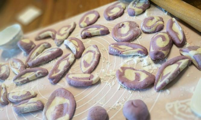 紫薯爱心馒头的制作方法（健康美味，轻松DIY紫薯爱心馒头）