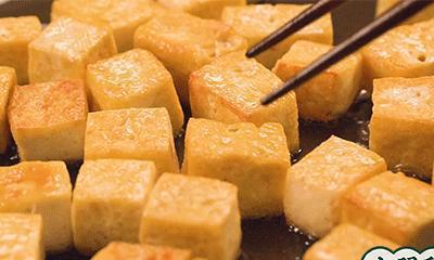 学会做孜然脆皮豆腐，轻松驾驭美食世界（以豆腐为主角，加入孜然香味，口感酥脆，让你欲罢不能）