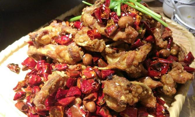 孜然蚕蛹的制作与食用（探秘美食文化，品尝传统滋味）