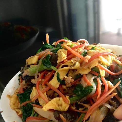 煮出美味杂菜的窍门（掌握正确的烹饪技巧，让杂菜香气四溢）