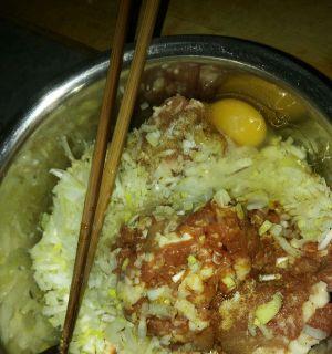家常美食（清香嫩滑，营养美味，学会这道小馄饨，享受美食之旅）