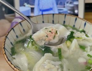 猪肉香菜馄饨的制作方法（做出美味可口的香菜馄饨）