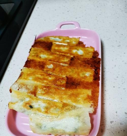 猪肉馅锅贴的制作方法（一口咬下满满的肉汁，家庭自制锅贴好味道）