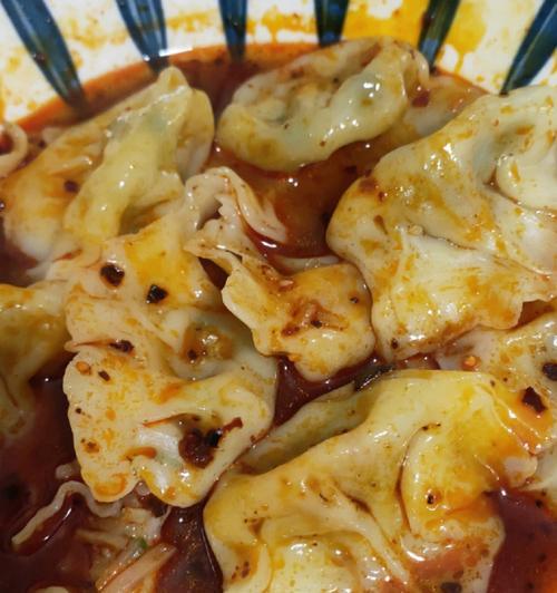 美味猪肉土豆馅饺子的制作方法（体验传统的手工饺子制作，让味蕾舞动起来！）