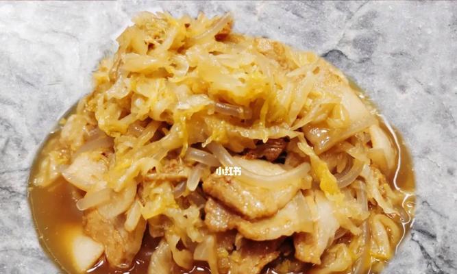 美味的猪肉酸菜炒粉条（如何用最简单的方法做出口感极佳的炒粉条？）