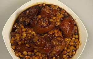 猪肉焖黄豆的做法（慢火烹制，营养美味）