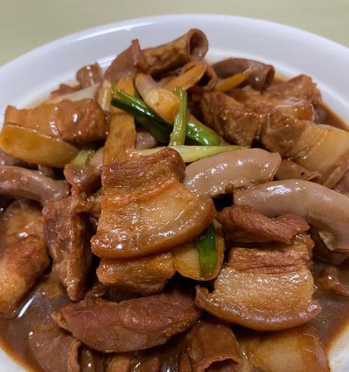 猪肉乱炖，美味又营养的家常菜（一道简单易做的菜品，满足你口腹之欲）