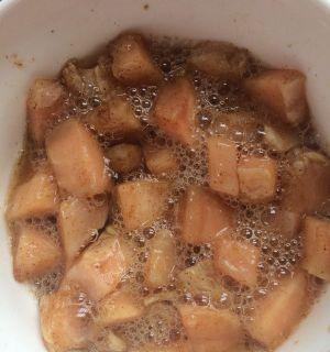 猪肉烤箱版鸡米花的绝妙做法（以猪肉为主材，做出美味可口的鸡米花）