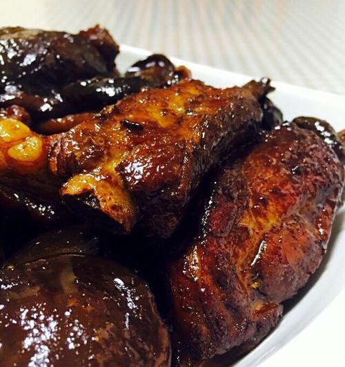 用猪肉酱做出美味佳肴的秘诀（从制作到搭配，一步步教你做好猪肉酱）