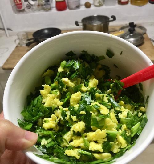 以芝麻韭菜鸡蛋卷的做法为主题的美食分享（芝麻韭菜鸡蛋卷——健康营养、美味多彩）