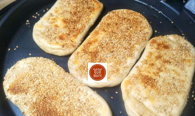 美味芝麻火烧的制作技巧（一步步教你打造口感酥脆、香甜可口的芝麻火烧）