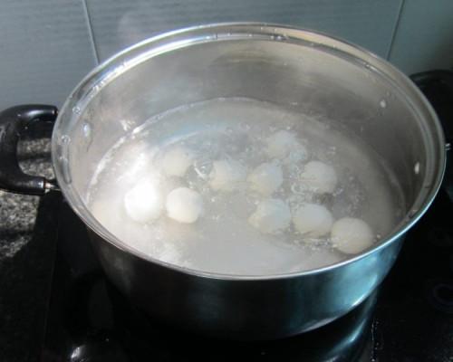 家庭自制芝麻糊汤底汤圆（以芝麻糊为底料，打造美味汤圆）