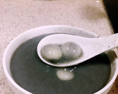 五谷芝麻糊的制作方法（营养丰富的健康饮品）