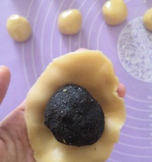 教你轻松做出芝麻广式月饼（传统经典，经济实惠，迎接中秋佳节）