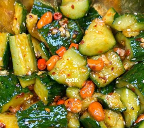 醉人美味——芝麻醋拌小黄瓜（学会这个简单的拌菜技巧，让你的味蕾享受不一样的口感）