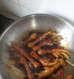 以之酱鸡爪的制作方法与技巧（享受美味佳肴，尝遍咸鲜口感；咸甜适中，细嚼慢咽）