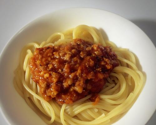 正宗意大利肉酱的制作方法（打造美味且健康的意式美食）