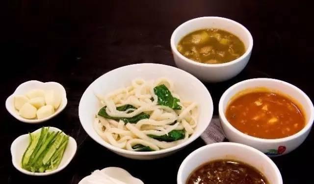 正宗山西抿面的做法与享用（山西特色美食的制作与品尝）