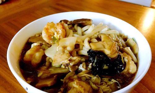 如何做正宗的山西打卤面（传承山西美食文化，教你制作口感绝佳的打卤面）