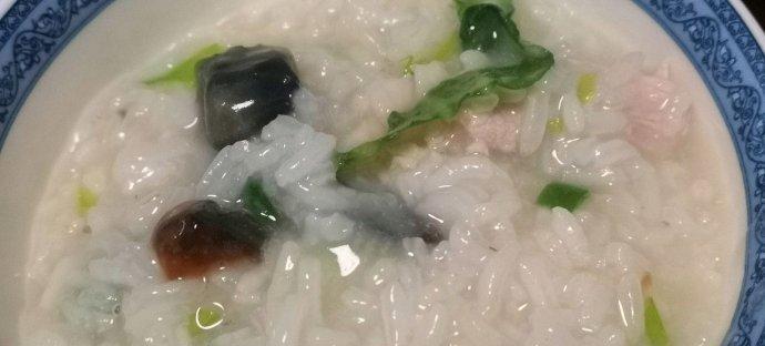 正宗皮蛋瘦肉粥的制作方法（如何做出口感丰富的皮蛋瘦肉粥？）