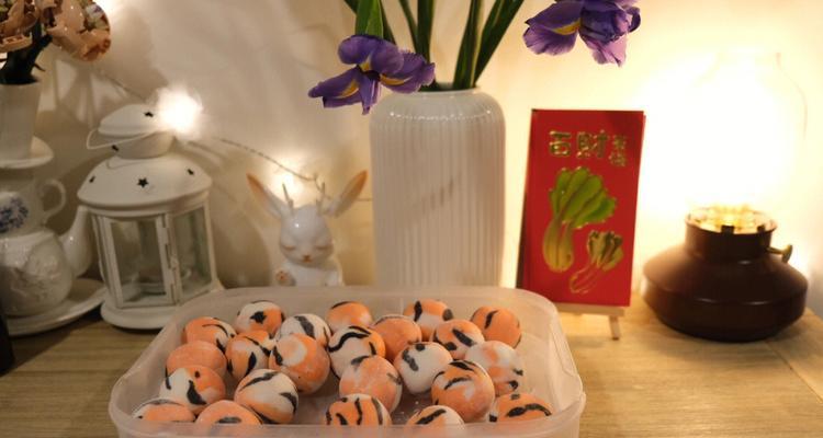 元宵节的传统民俗活动——孔雀开屏（用水果闹元宵，伴孔雀开屏；传统文化璀璨再现）