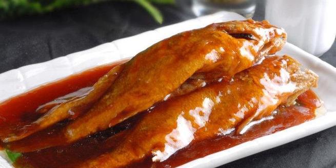 正月十五闹元宵红烧黄花鱼的做法（传统美食，家庭必备，味道鲜美）