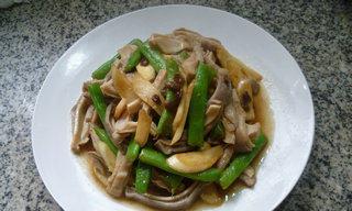 蒸猪肚，一道美味的传统菜肴（体验传统美食魅力，传承家庭味道）