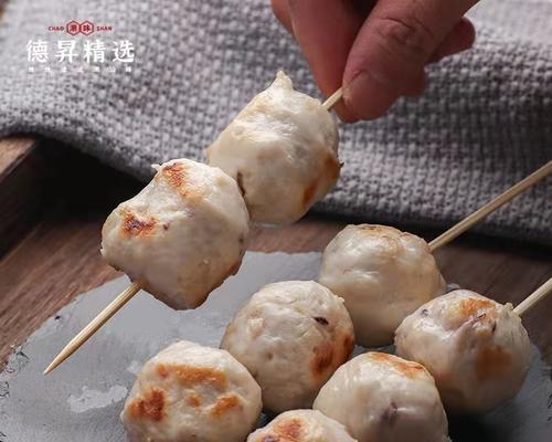 章鱼烧墨鱼丸的制作方法（如何制作美味可口的章鱼烧墨鱼丸）