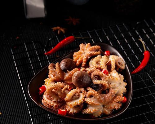 掌握这些技巧，轻松做出美味的章鱼海鲜火锅（从选材到烹饪，全方位解析章鱼海鲜火锅的制作方法）